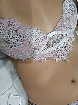 Snapshot of fernandasweet chatting on 01/17/25, 03:23 fernandasweet online show from 01/17/25, 03:23