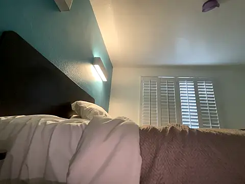 tatted-bitty online show from 10/03/25, 01:02