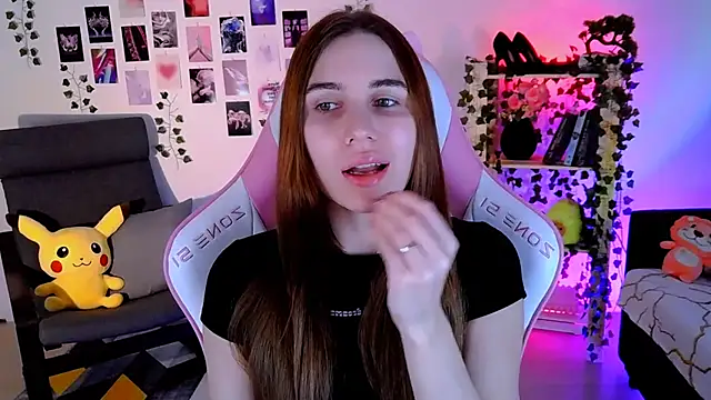 Snapshot of AliceCharmy chatting on 12/11/24, 10:58 AliceCharmy online show from 12/11/24, 10:58