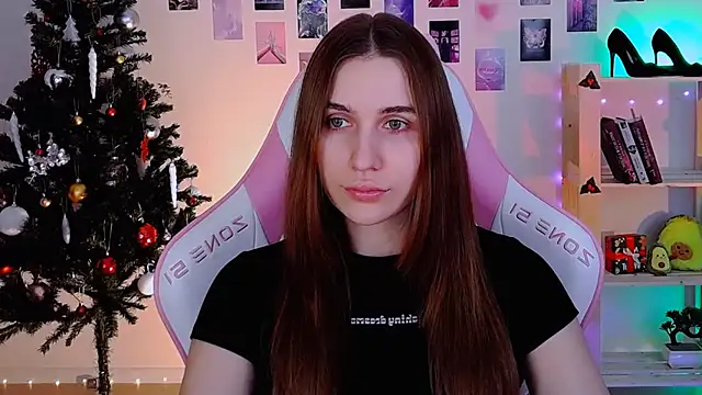 Snapshot of AliceCharmy chatting on 12/17/24, 12:22 AliceCharmy online show from 12/17/24, 12:22