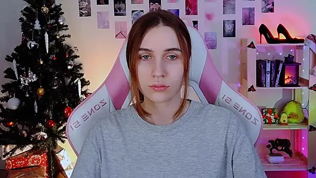 Snapshot of AliceCharmy chatting on 12/23/24, 11:57 AliceCharmy online show from 12/23/24, 11:57