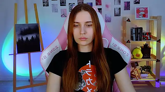 Snapshot of AliceCharmy chatting on 01/11/25, 02:04 AliceCharmy online show from 01/11/25, 02:04