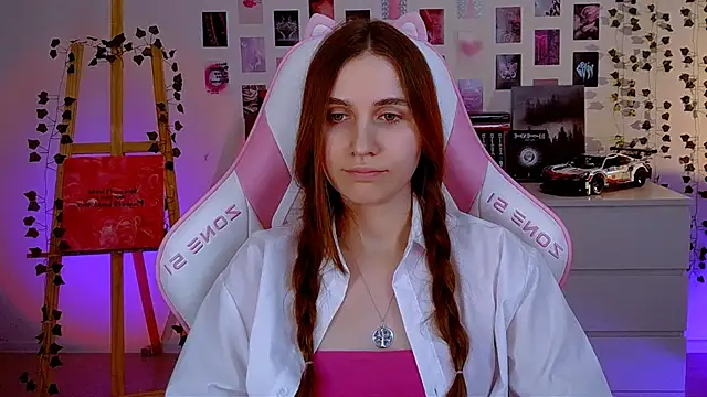 Snapshot of AliceCharmy chatting on 03/21/25, 04:51 AliceCharmy online show from 03/21/25, 04:51