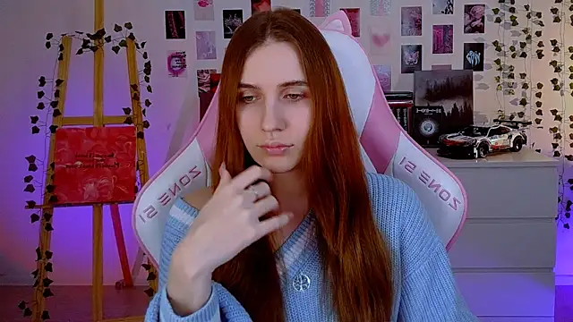 Snapshot of AliceCharmy chatting on 03/22/25, 01:41 AliceCharmy online show from 03/22/25, 01:41