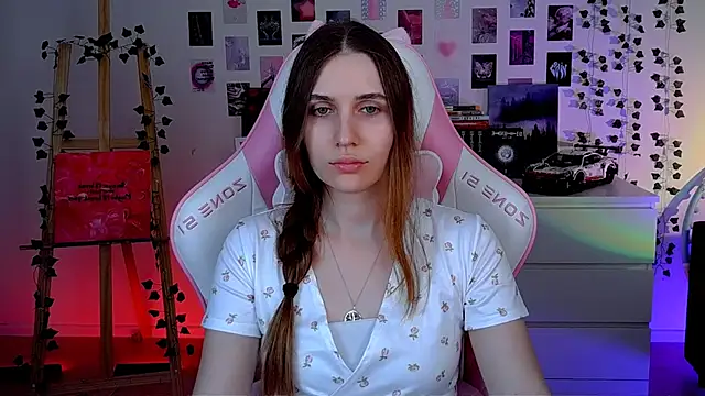 Snapshot of AliceCharmy chatting on 09/09/25, 02:05 AliceCharmy online show from 09/09/25, 02:05