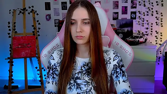 Snapshot of AliceCharmy chatting on 09/13/25, 12:49 AliceCharmy online show from 09/13/25, 12:49