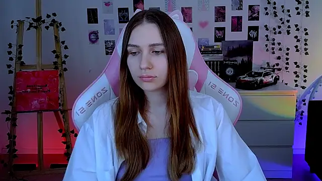 Snapshot of AliceCharmy chatting on 10/11/25, 06:23 AliceCharmy online show from 10/11/25, 06:23