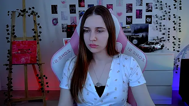 Snapshot of AliceCharmy chatting on 10/16/25, 05:30 AliceCharmy online show from 10/16/25, 05:30