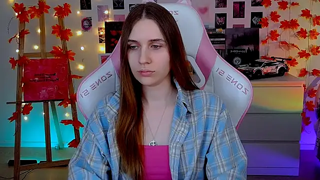 Snapshot of AliceCharmy chatting on 11/17/25, 08:09 AliceCharmy online show from 11/17/25, 08:09