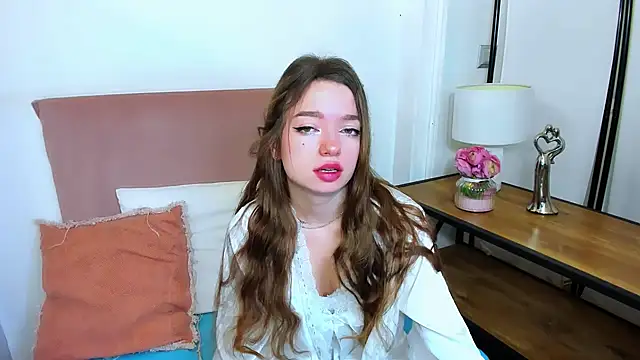 GraceLips online show from 03/04/25, 08:35