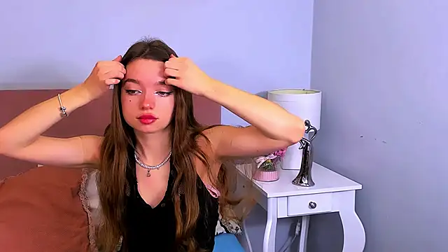 GraceLips online show from 03/18/25, 06:36