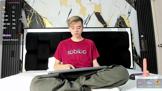 bunny maxi online show from 12/19/24, 12:34