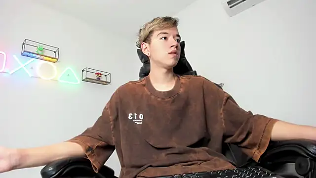 bunny maxi online show from 01/21/25, 12:39