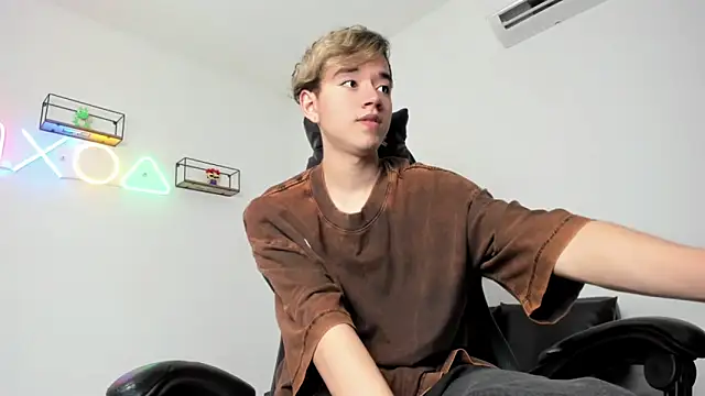 bunny maxi online show from 01/21/25, 03:43