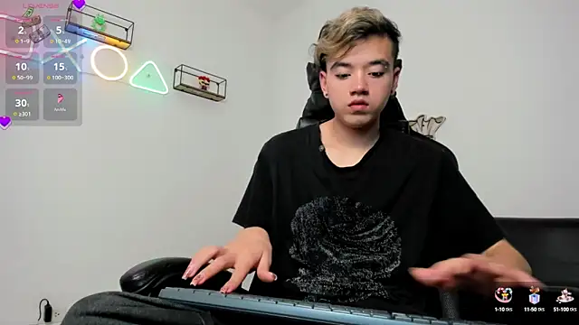 bunny maxi online show from 02/10/25, 04:14