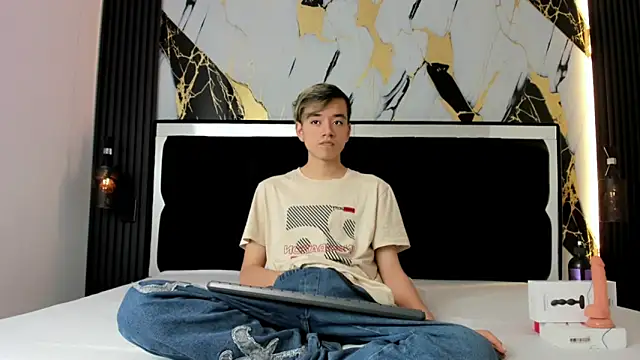 bunny maxi online show from 03/08/25, 12:41