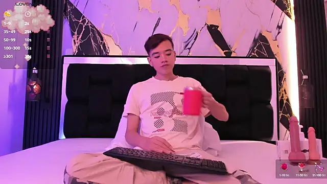 bunny maxi online show from 10/11/25, 12:36