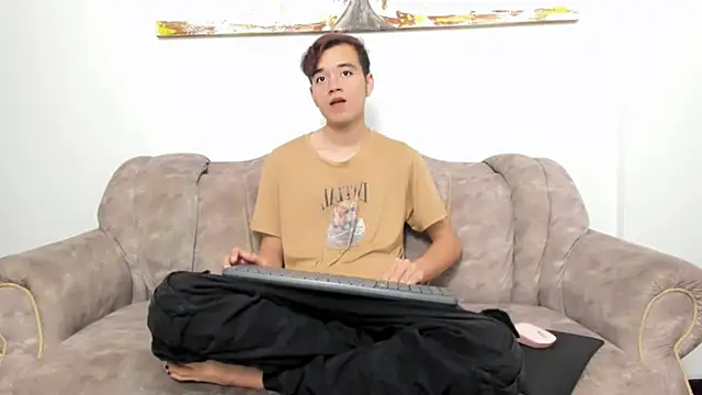 bunny maxi online show from 11/11/25, 12:27