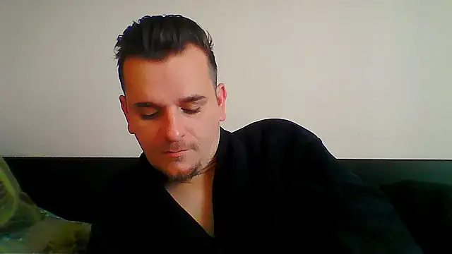 Huge cock22cm online show from 04/23/26, 06:47