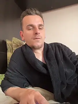 Huge cock22cm online show from 04/25/26, 01:41