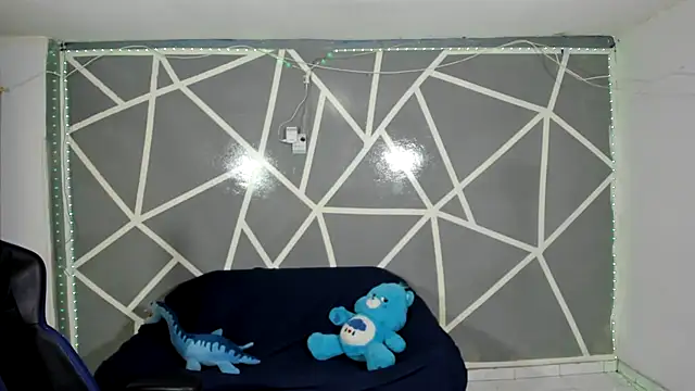 oliverhot2005 online show from 12/11/24, 09:34