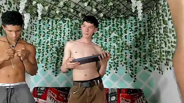 oliverhot2005 online show from 02/23/25, 07:38