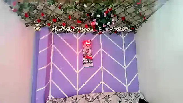 oliverhot2005 online show from 09/30/25, 08:03