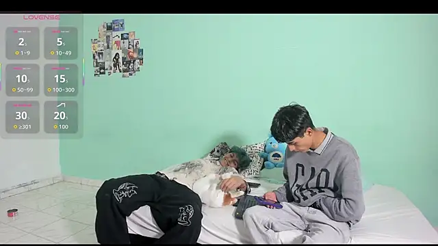 oliverhot2005 online show from 10/28/25, 07:05