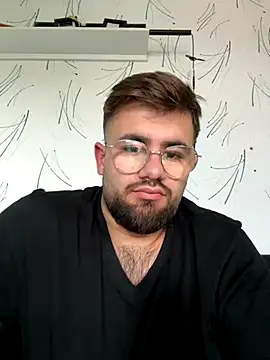 yxssxn24403 online show from 10/05/25, 12:25