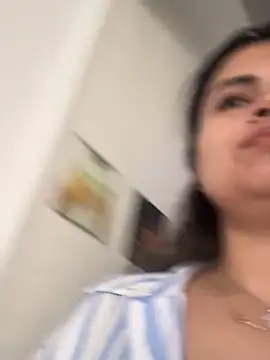 Snapshot of melanny10 chatting on 12/25/24, 10:06 melanny10 online show from 12/25/24, 10:06