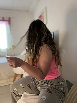 Snapshot of melanny10 chatting on 01/19/25, 08:18 melanny10 online show from 01/19/25, 08:18