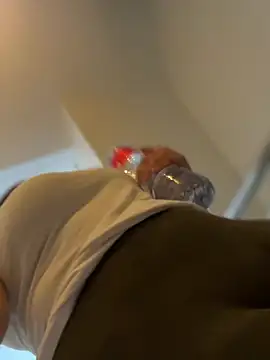 Snapshot of melanny10 chatting on 02/08/25, 02:38 melanny10 online show from 02/08/25, 02:38