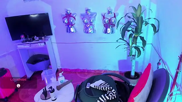 LucyStrike  online show from 05/30/26, 02:30