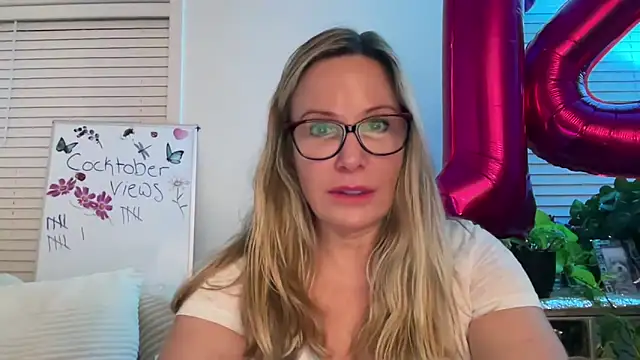 Milf Goddess online show from 10/14/25, 04:46