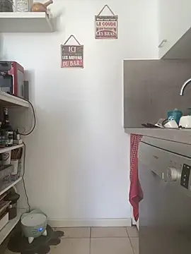 Snapshot of Luccreccia_ chatting on 11/16/25, 10:21 Luccreccia online show from 11/16/25, 10:21