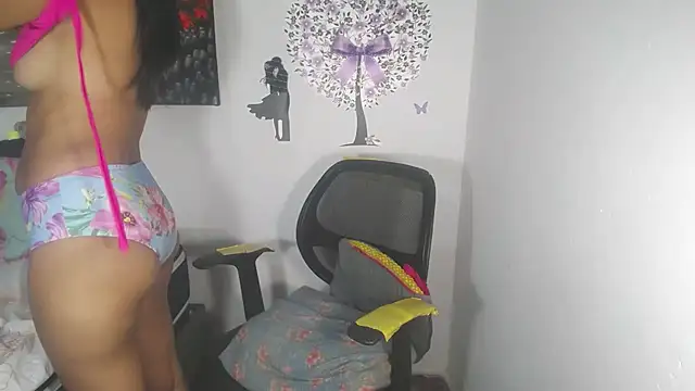 KamileLatinasexy online show from 10/04/25, 08:51