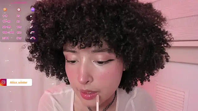 Snapshot of Alice_winter_ chatting on 06/26/26, 11:09 Alice winter online show from 06/26/26, 11:09