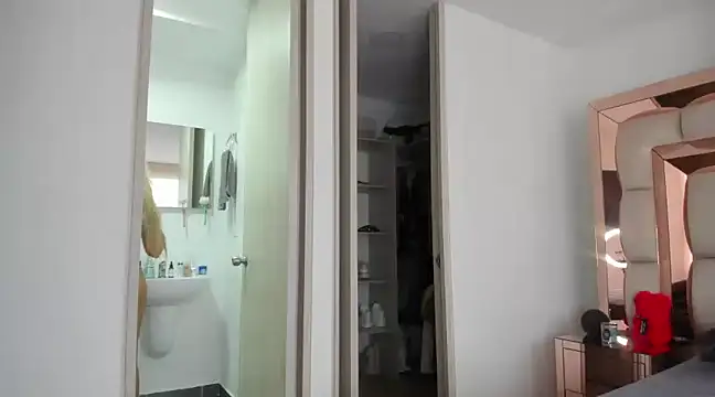 Snapshot of candy-sam28 chatting on 12/24/24, 05:13 candy-sam28 online show from 12/24/24, 05:13