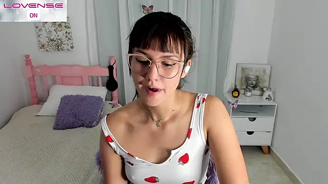 cute roxy online show from 10/25/25, 03:58