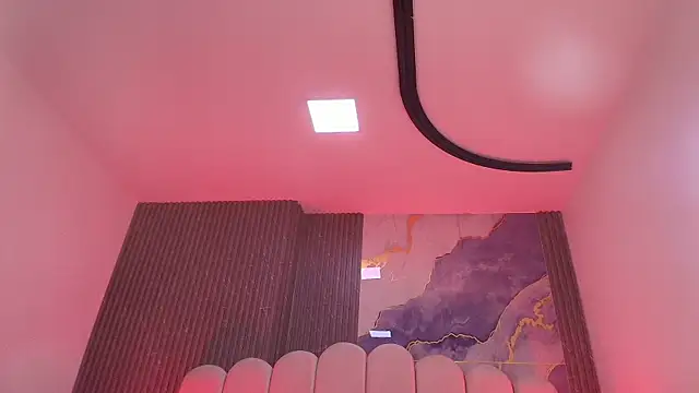 hot dione online show from 12/18/25, 07:20