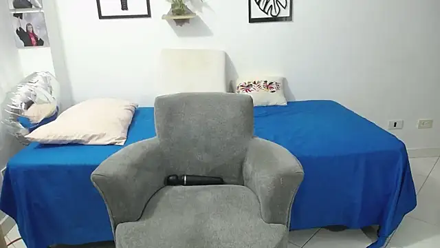 renata salinas 1 online show from 02/22/25, 09:48