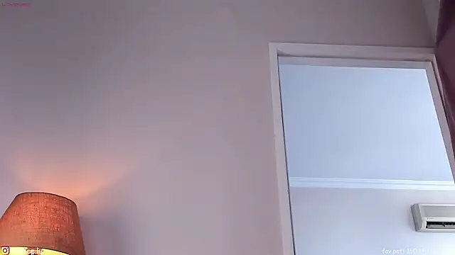 Snapshot of alicelu_ chatting on 02/01/25, 11:21 alicelu online show from 02/01/25, 11:21