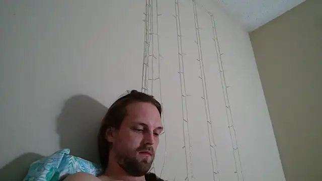 Snapshot of VitaminmanFL chatting on 12/24/24, 11:38 VitaminmanFL online show from 12/24/24, 11:38