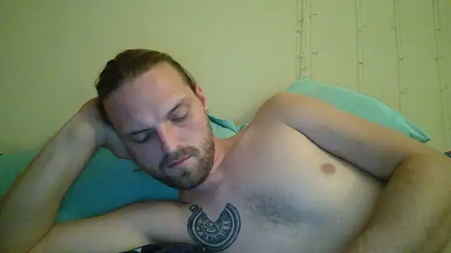 Snapshot of VitaminmanFL chatting on 12/26/24, 11:21 VitaminmanFL online show from 12/26/24, 11:21