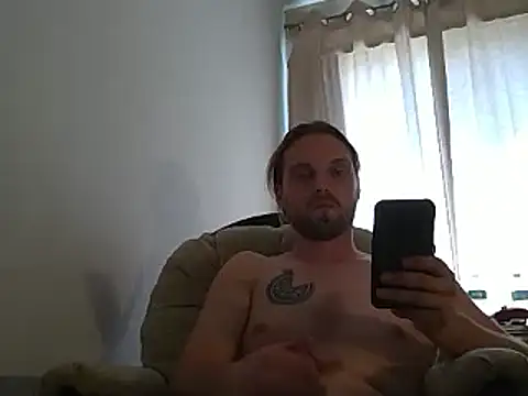 Snapshot of VitaminmanFL chatting on 03/20/25, 06:31 VitaminmanFL online show from 03/20/25, 06:31