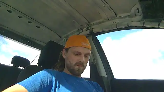 Snapshot of VitaminmanFL chatting on 09/29/25, 08:35 VitaminmanFL online show from 09/29/25, 08:35