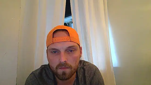 Snapshot of VitaminmanFL chatting on 10/19/25, 12:33 VitaminmanFL online show from 10/19/25, 12:33