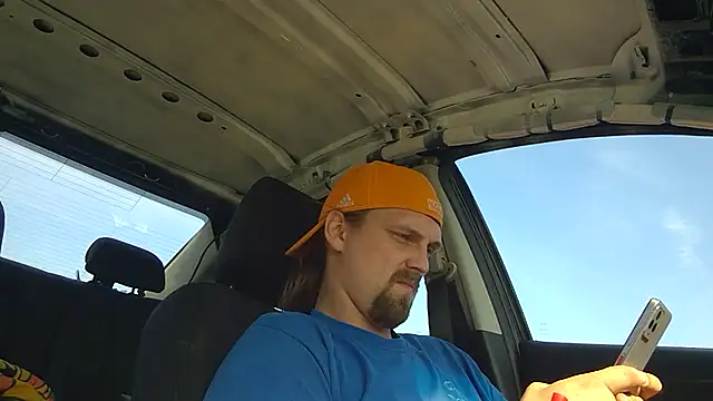 Snapshot of VitaminmanFL chatting on 11/24/25, 05:23 VitaminmanFL online show from 11/24/25, 05:23