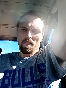 Snapshot of VitaminmanFL chatting on 12/04/25, 05:43 VitaminmanFL online show from 12/04/25, 05:43