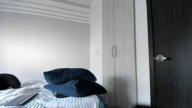 karlina charlotte1 online show from 02/28/25, 01:14